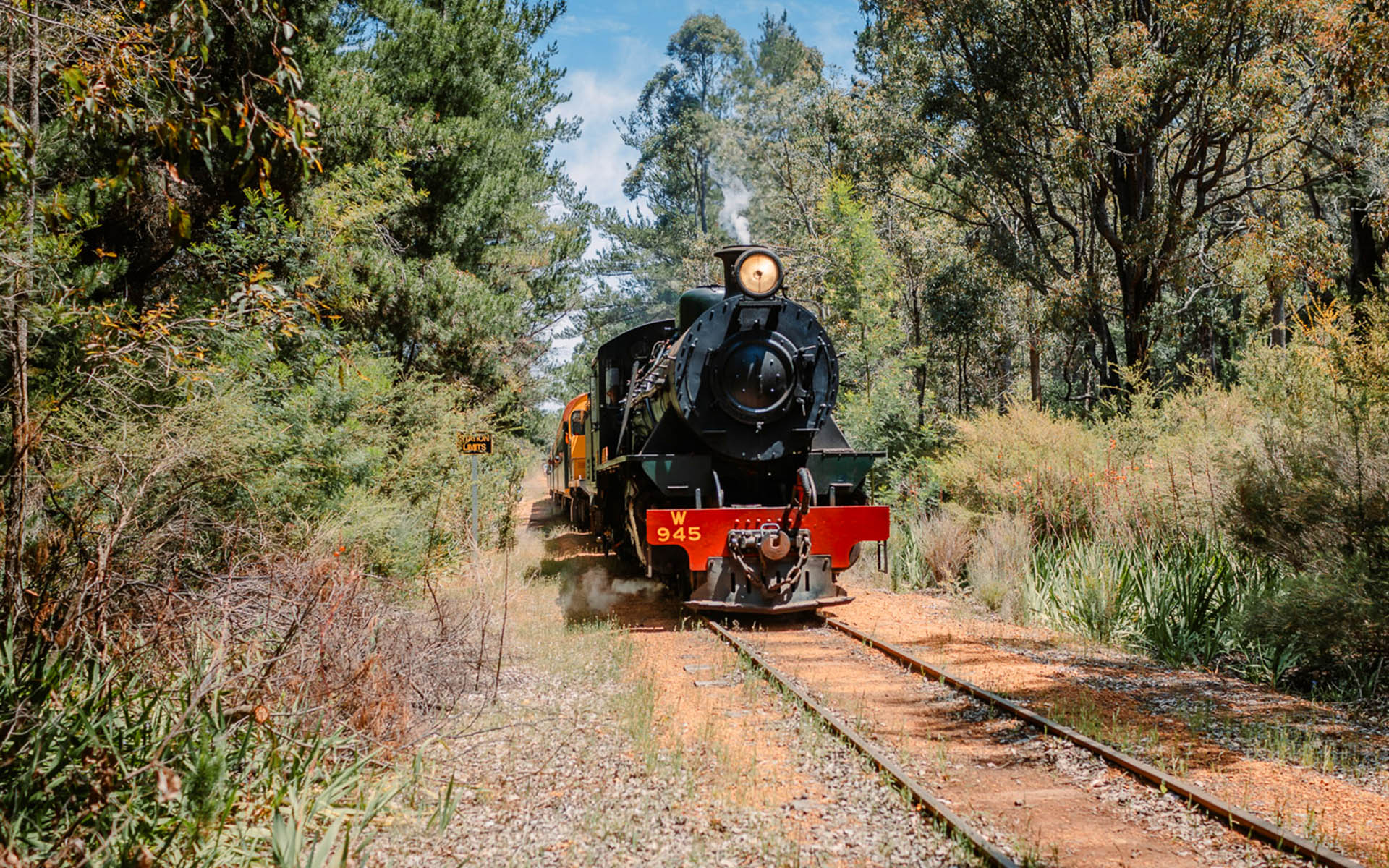 Hotham Valley tourist Railway Steam Train in Dwellingup